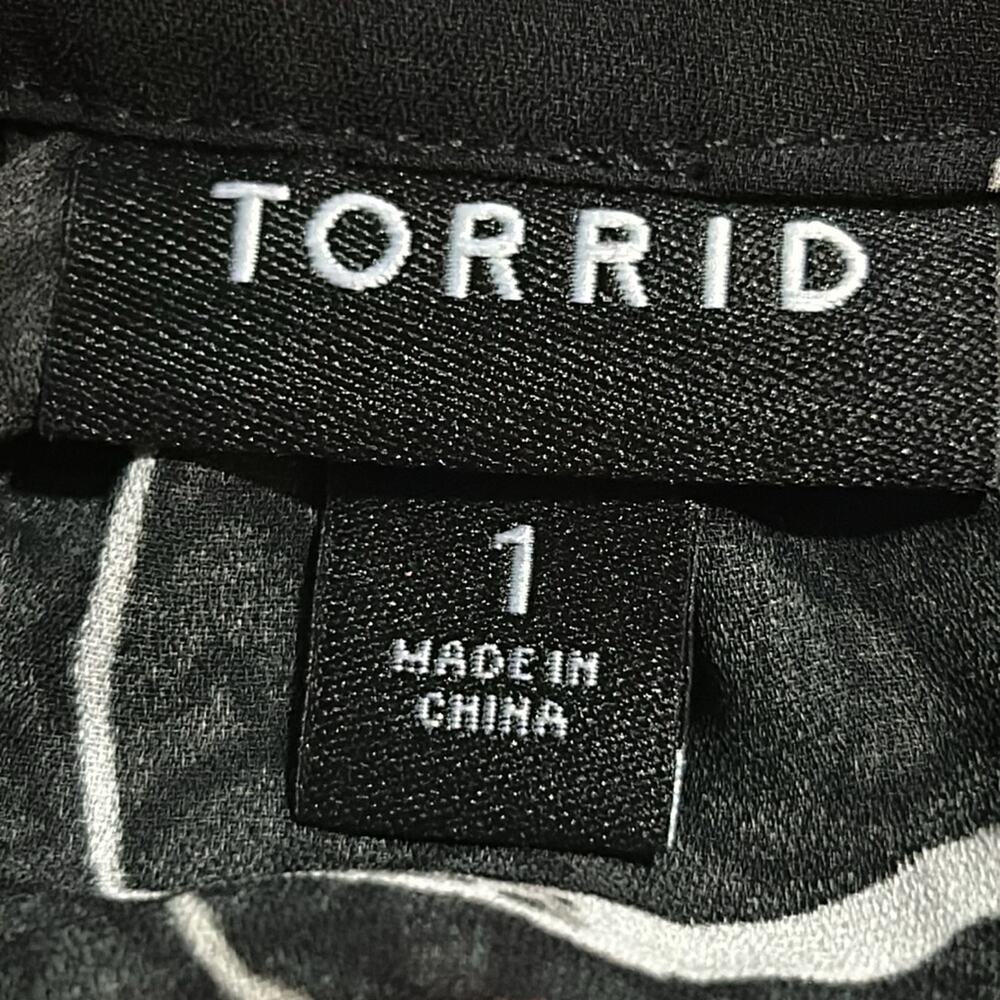 Woman’s Torrid Georgette Hi Low Black with peach flowers Tunic Size 1 - Picture 8 of 10